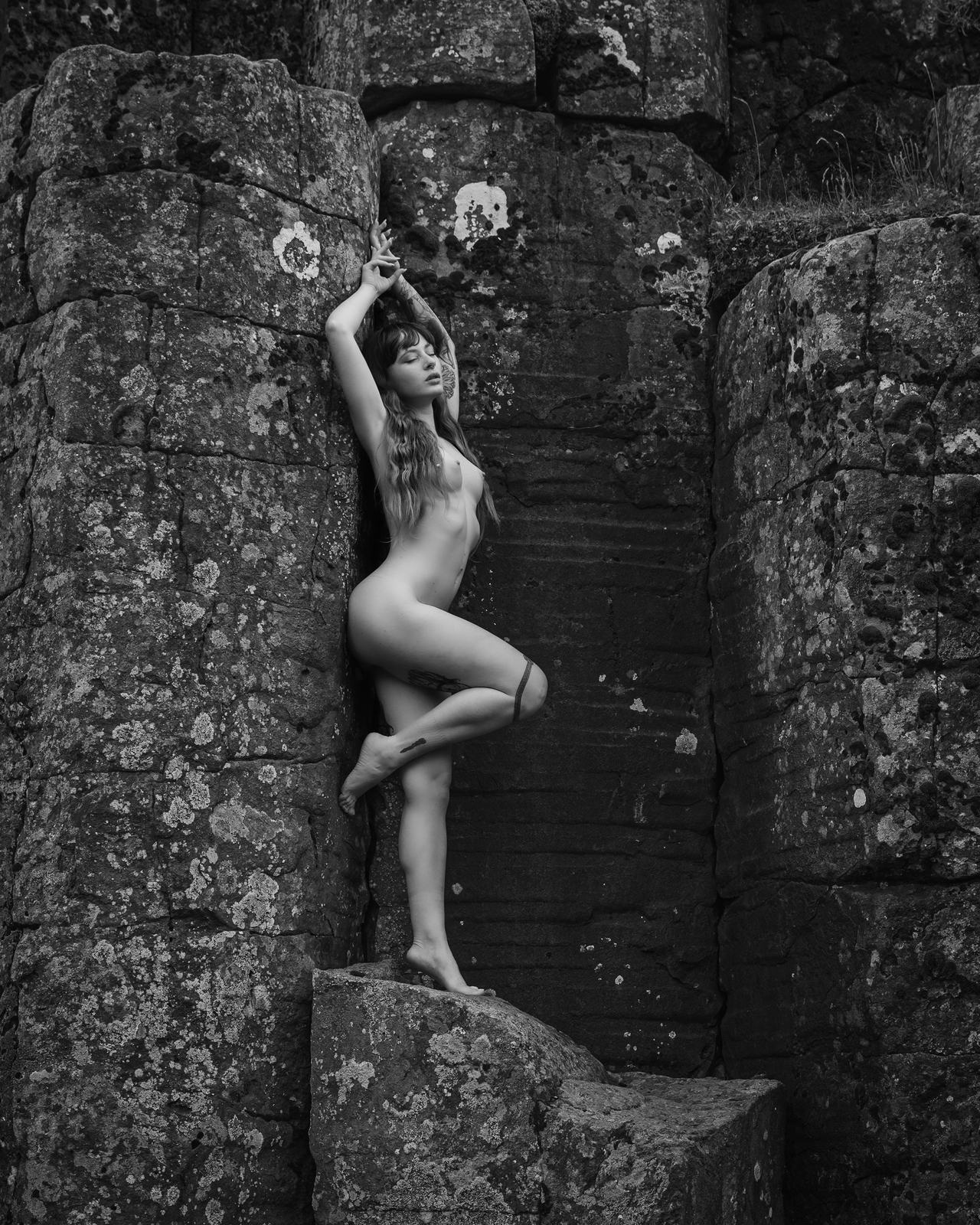 Nude of Island by @furifra