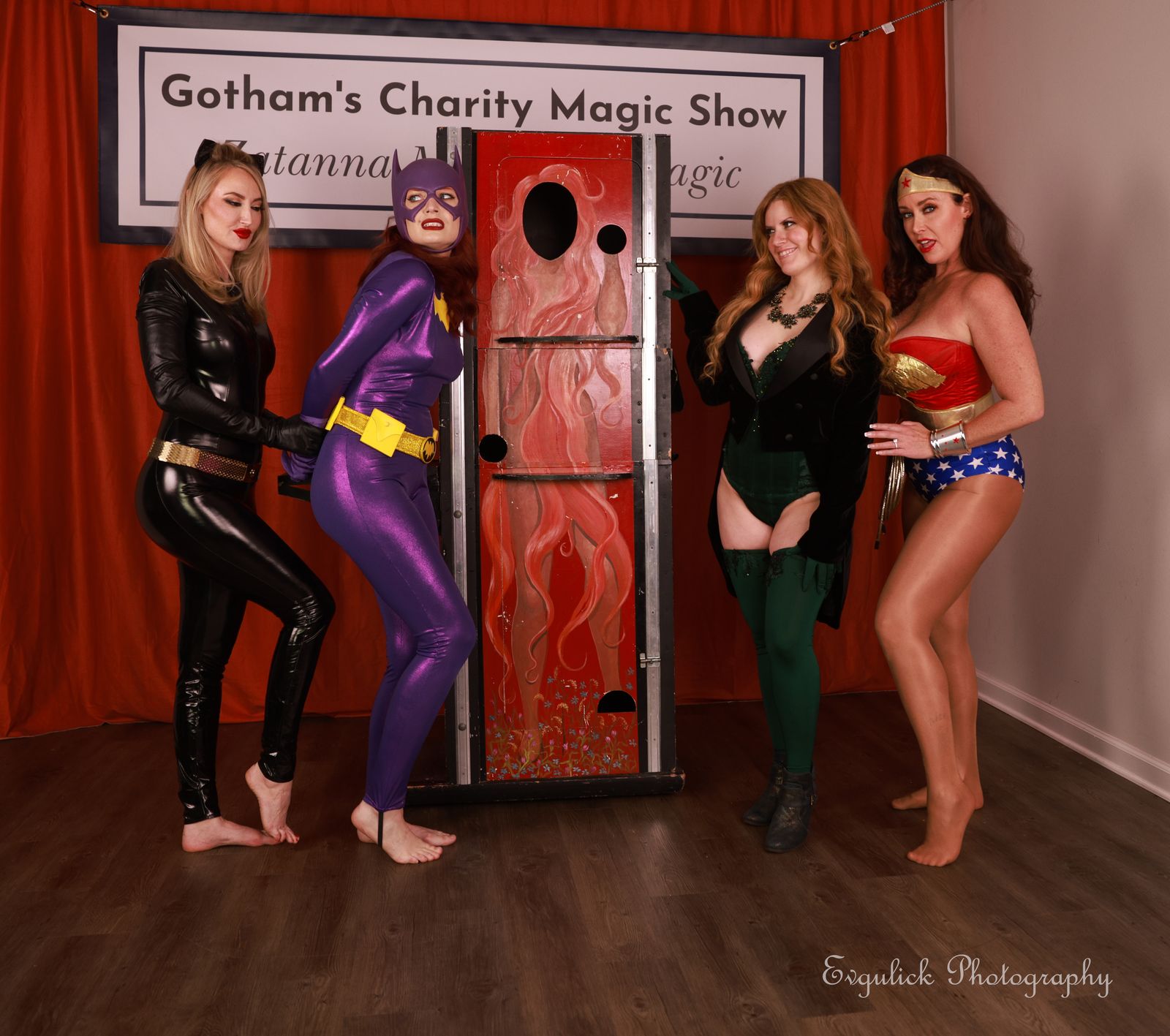 Cosplay Royalty: Batgirl Zig Zag