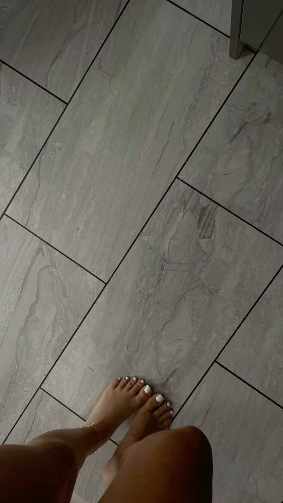 Shower feetpics