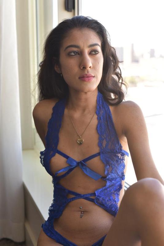 Pretty Indian model V in blue lingerie - SFW  